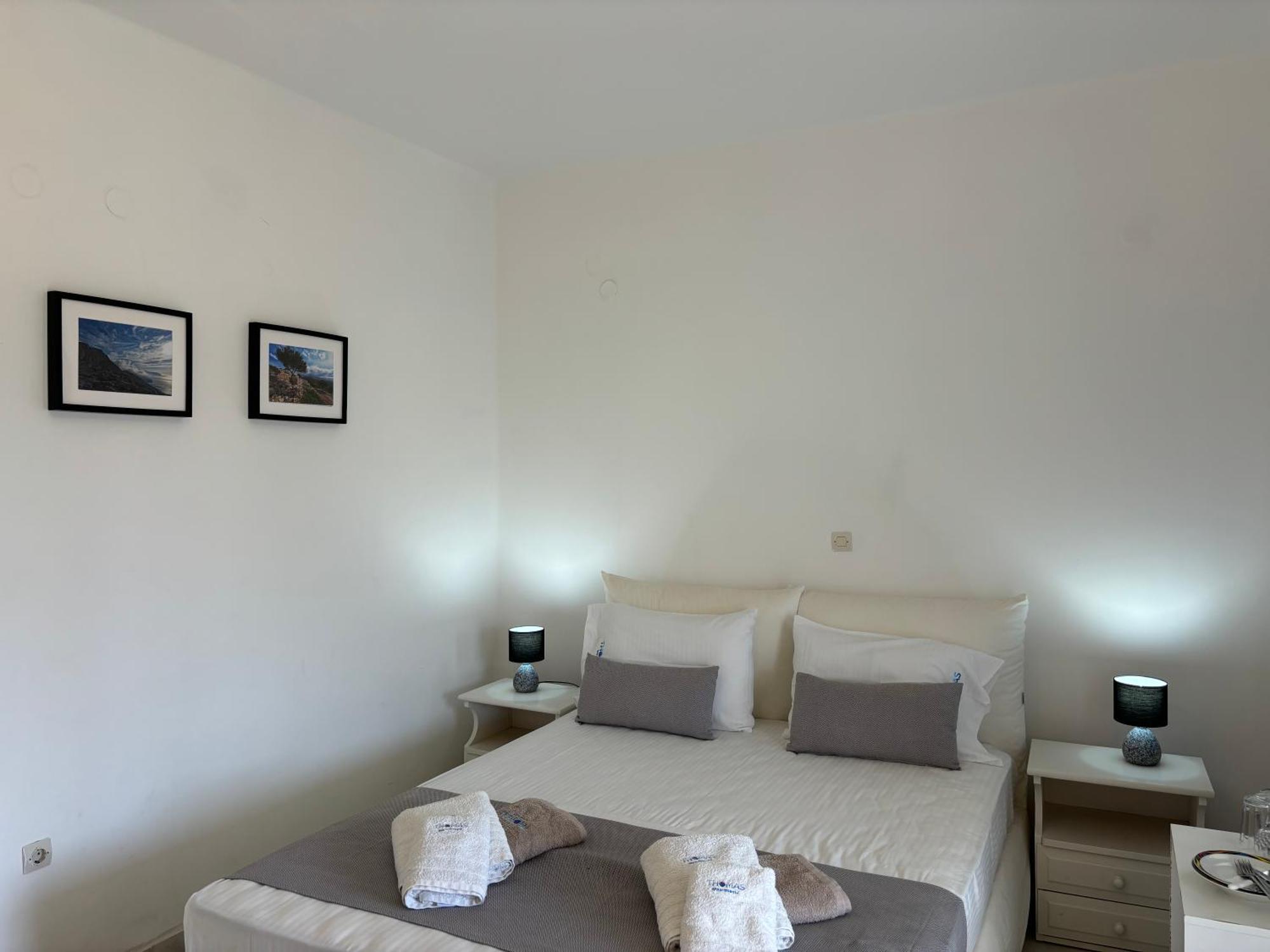 Thomas Apartments Katapola - Chora Eksteriør billede