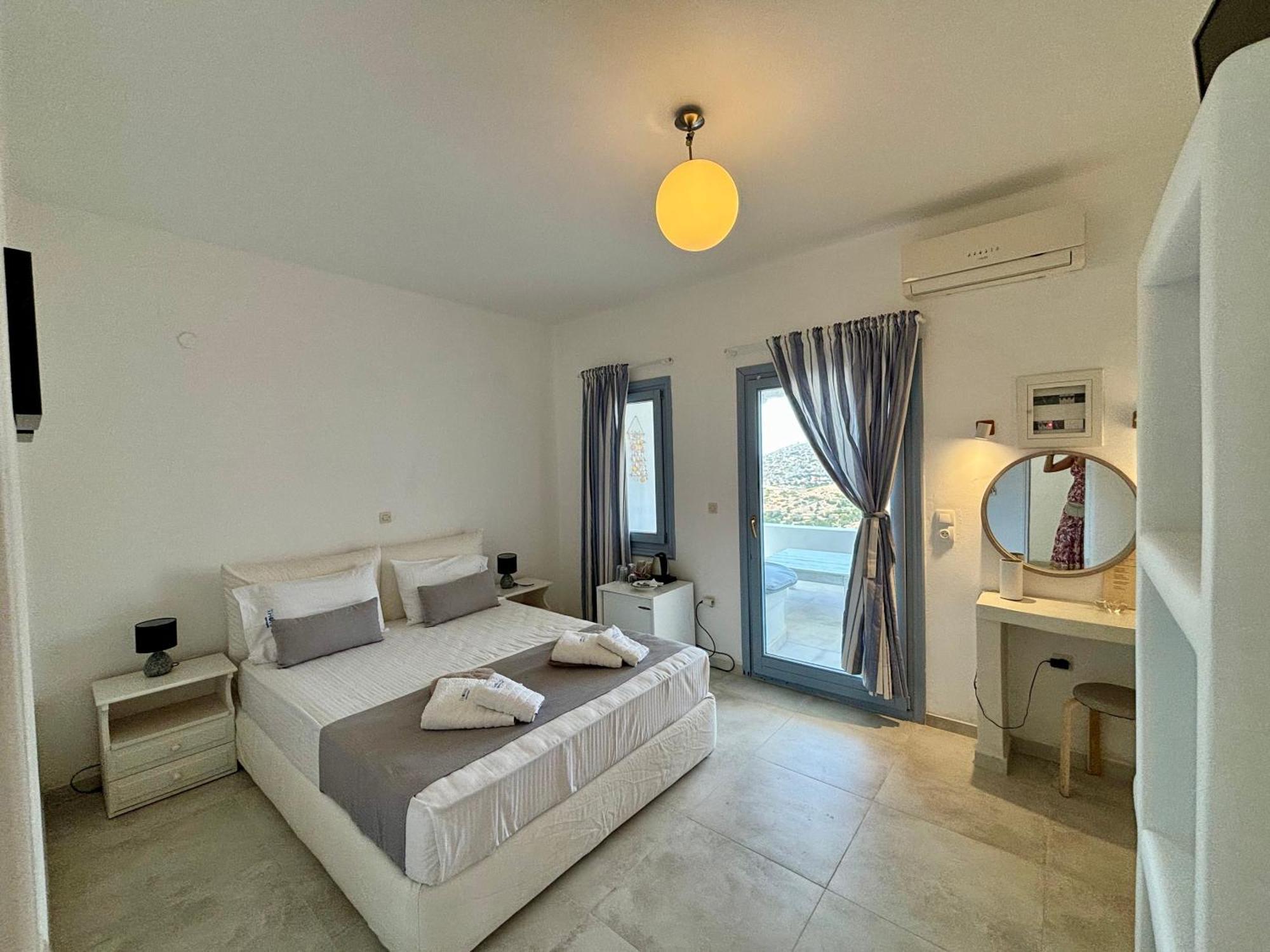 Thomas Apartments Katapola - Chora Eksteriør billede