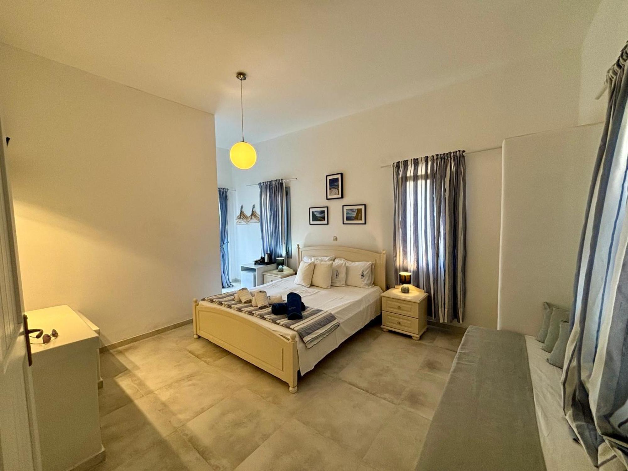 Thomas Apartments Katapola - Chora Eksteriør billede