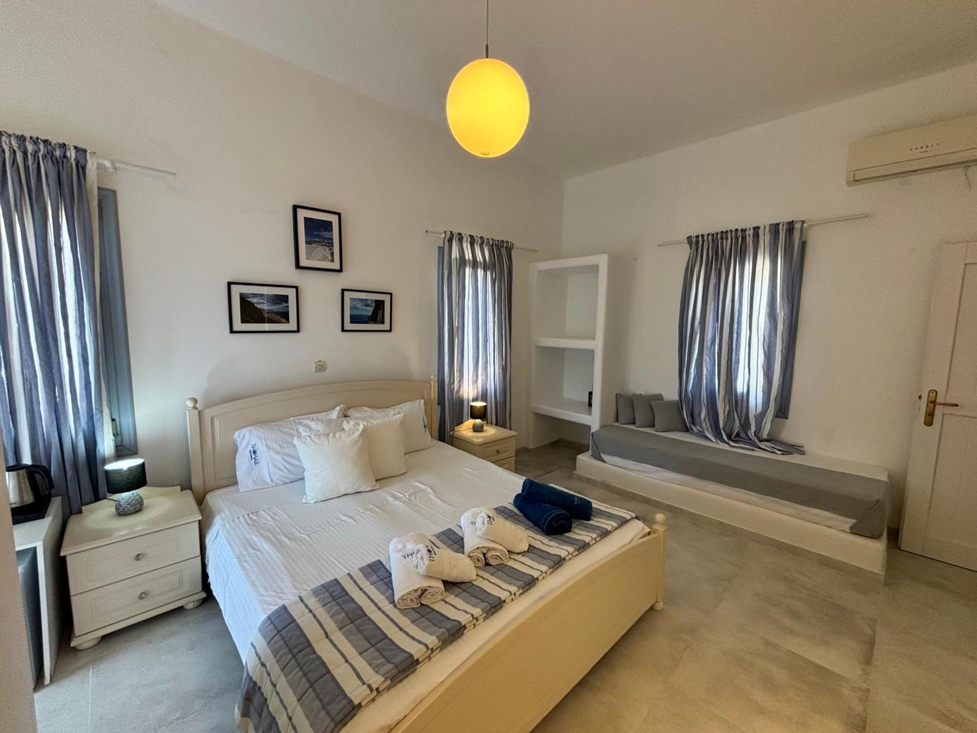 Thomas Apartments Katapola - Chora Eksteriør billede